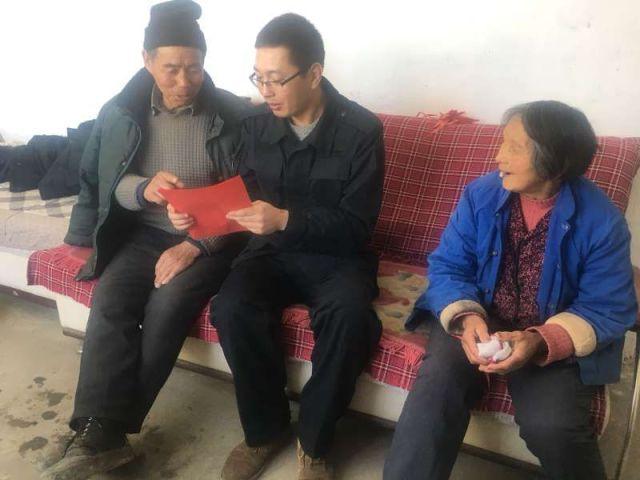 章鱼喷墨汁